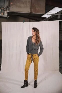 Pantalon FREEMAN PORTER CLAUDIA FELICITAYellow Olive -Magasin De Vêtements De Mode Pour Femmes freeman 25517 f1193 yellow olive 6