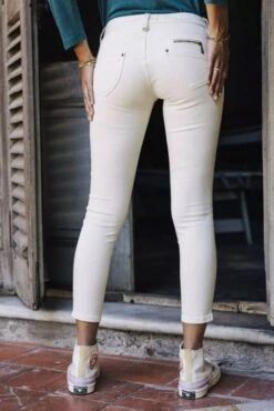 Jean FREEMAN T.PORTER ALEXA CROPPED Magic Color Egret -Magasin De Vêtements De Mode Pour Femmes freeman porter 23040 2