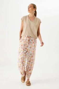 Pantalon GARCIA IMPRIMÉ Blanc -Magasin De Vêtements De Mode Pour Femmes garcia e30117 2389 1