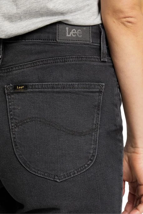 Jean LEE CAROL Captain Black 6 Jean LEE CAROL Captain Black – Image 4