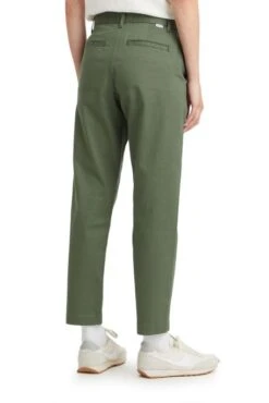 Levis Pantalon LEVI'S® CHINO ESSENTIEL Thyme 10 Levis Pantalon LEVI'S® CHINO ESSENTIEL Thyme -Magasin De Vêtements De Mode Pour Femmes levis a4673 00 03 3