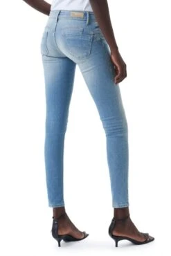 Jeans SALSA WONDER PUSH UP SKINNY Blue -Magasin De Vêtements De Mode Pour Femmes salsa 123178 8502 4