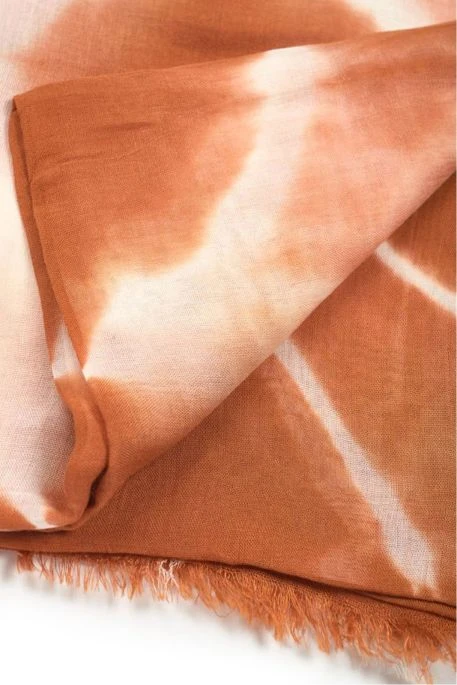 Foulard LE TEMPS DES CERISES ARUM Tie And Dye 4 Foulard LE TEMPS DES CERISES ARUM Tie And Dye – Image 2