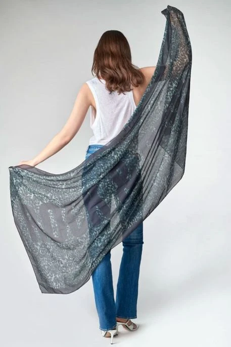 Foulard LE TEMPS DES CERISES KNIPHO Khaki 5 Foulard LE TEMPS DES CERISES KNIPHO Khaki – Image 3