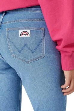 Jean WRANGLER FLARE Hazel -Magasin De Vêtements De Mode Pour Femmes wrangler 112332420 4