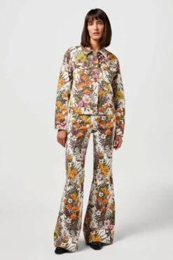 Blouson WRANGLER REGULER HERITAGE In Dreamer 14 Blouson WRANGLER REGULER HERITAGE In Dreamer -Magasin De Vêtements De Mode Pour Femmes wrangler 112352426 1